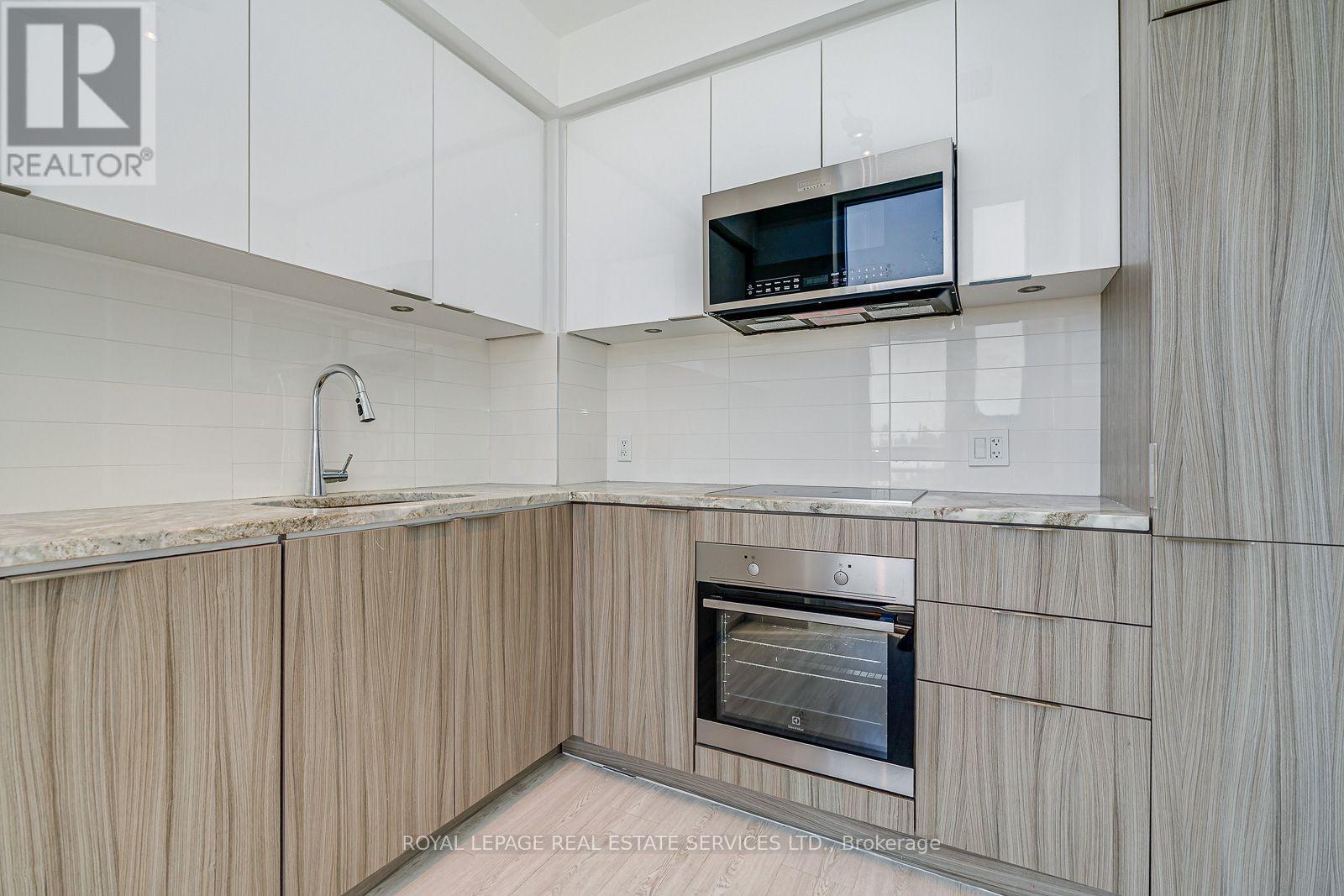 1110 - 223 St Clair Avenue W, Toronto, Ontario  M4V 1R3 - Photo 10 - C13494910