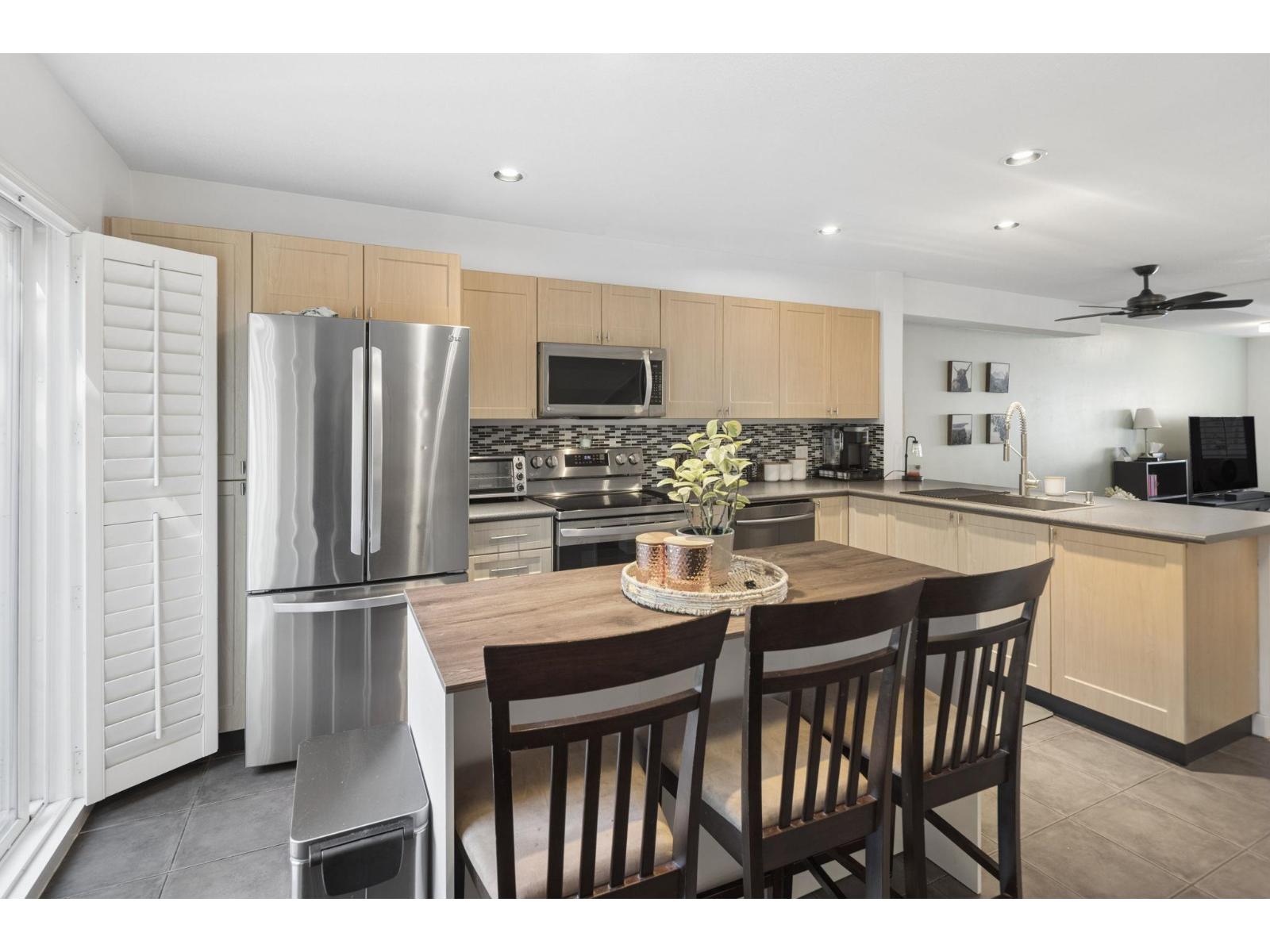 37 15168 36 Avenue, Surrey, British Columbia  V3Z 0Z6 - Photo 4 - R3154676