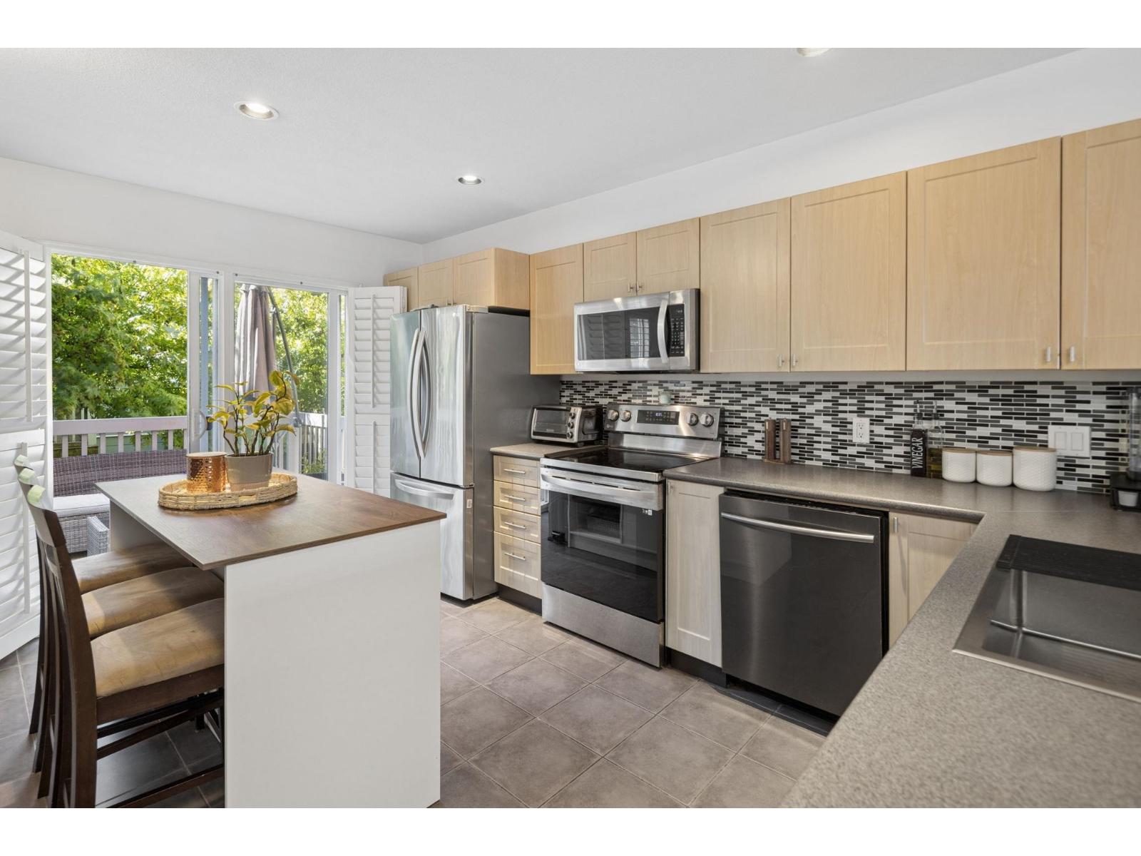 37 15168 36 Avenue, Surrey, British Columbia  V3Z 0Z6 - Photo 3 - R3154676