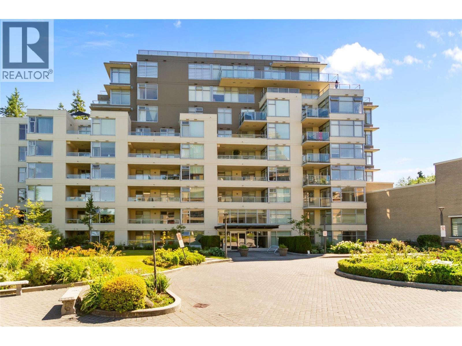 307 9298 UNIVERSITY CRESCENT, Burnaby, British Columbia