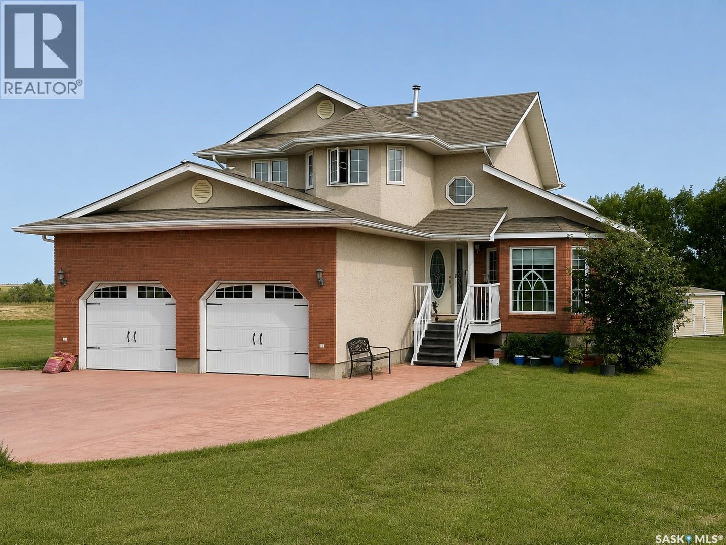 Mcdonald Acreage, Weyburn Rm No. 67, Saskatchewan  S4H 0A0 - Photo 1 - SK045215