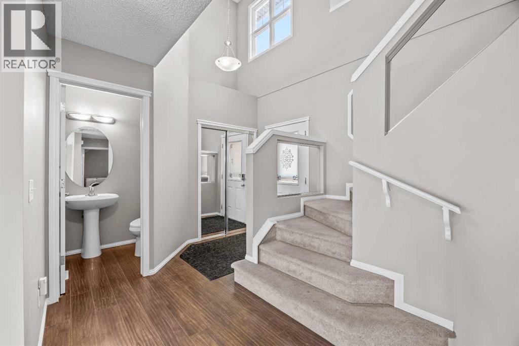 140 West Creek Circle, Chestermere, Alberta  T1X 1R5 - Photo 3 - A2327426