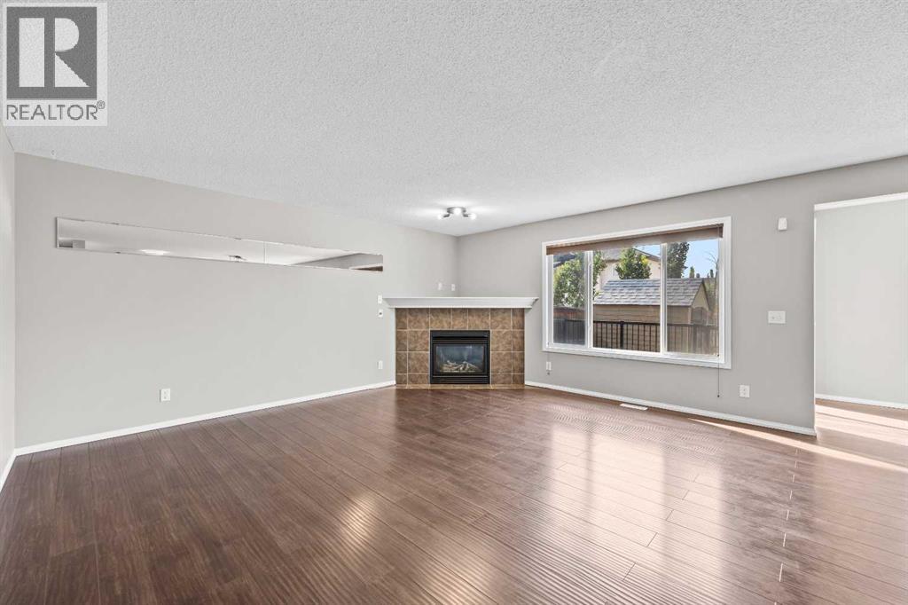 140 West Creek Circle, Chestermere, Alberta  T1X 1R5 - Photo 5 - A2327426