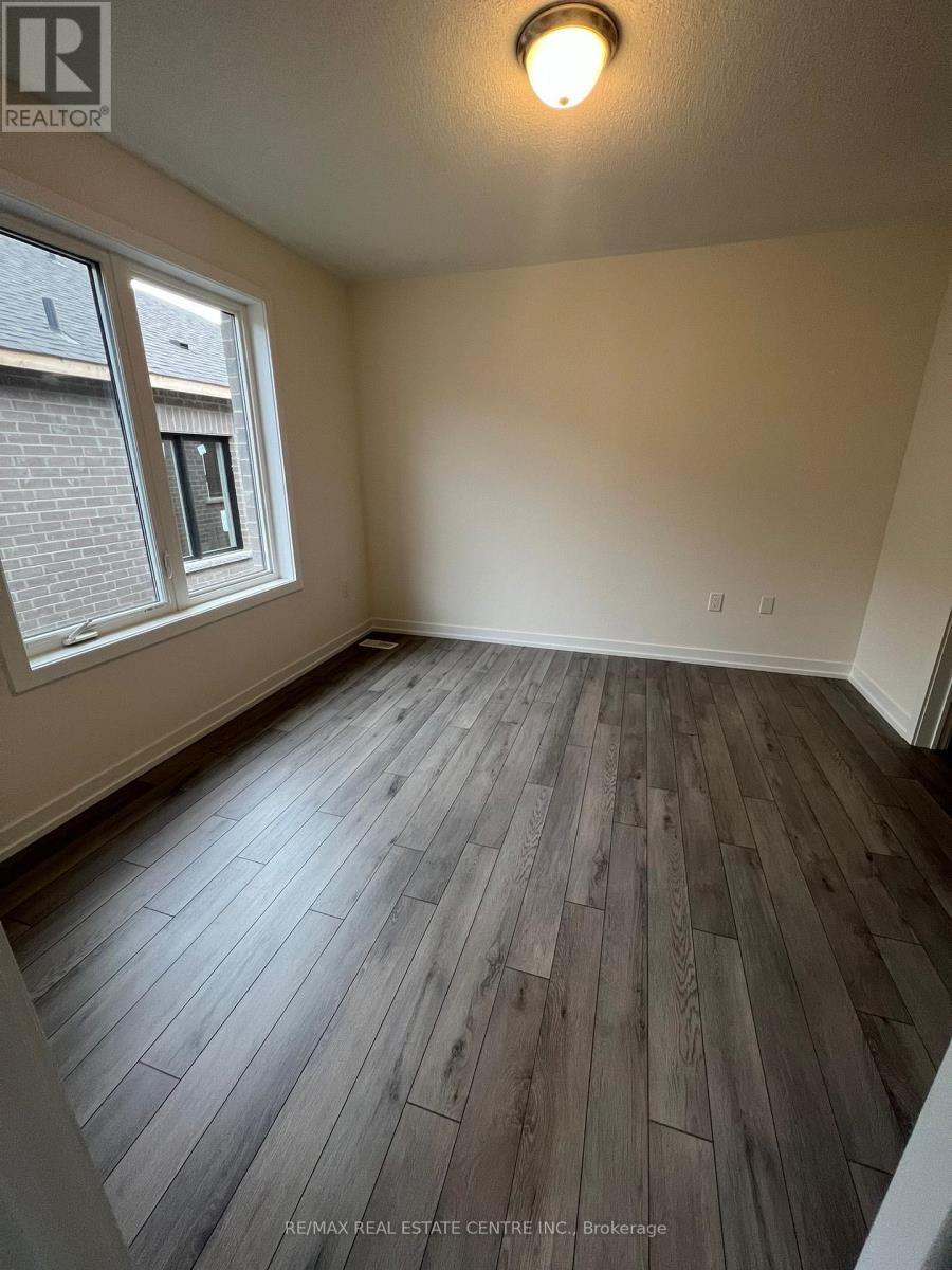 1551 Hilson Heights, Milton, Ontario  L9E 1V5 - Photo 11 - W13665022