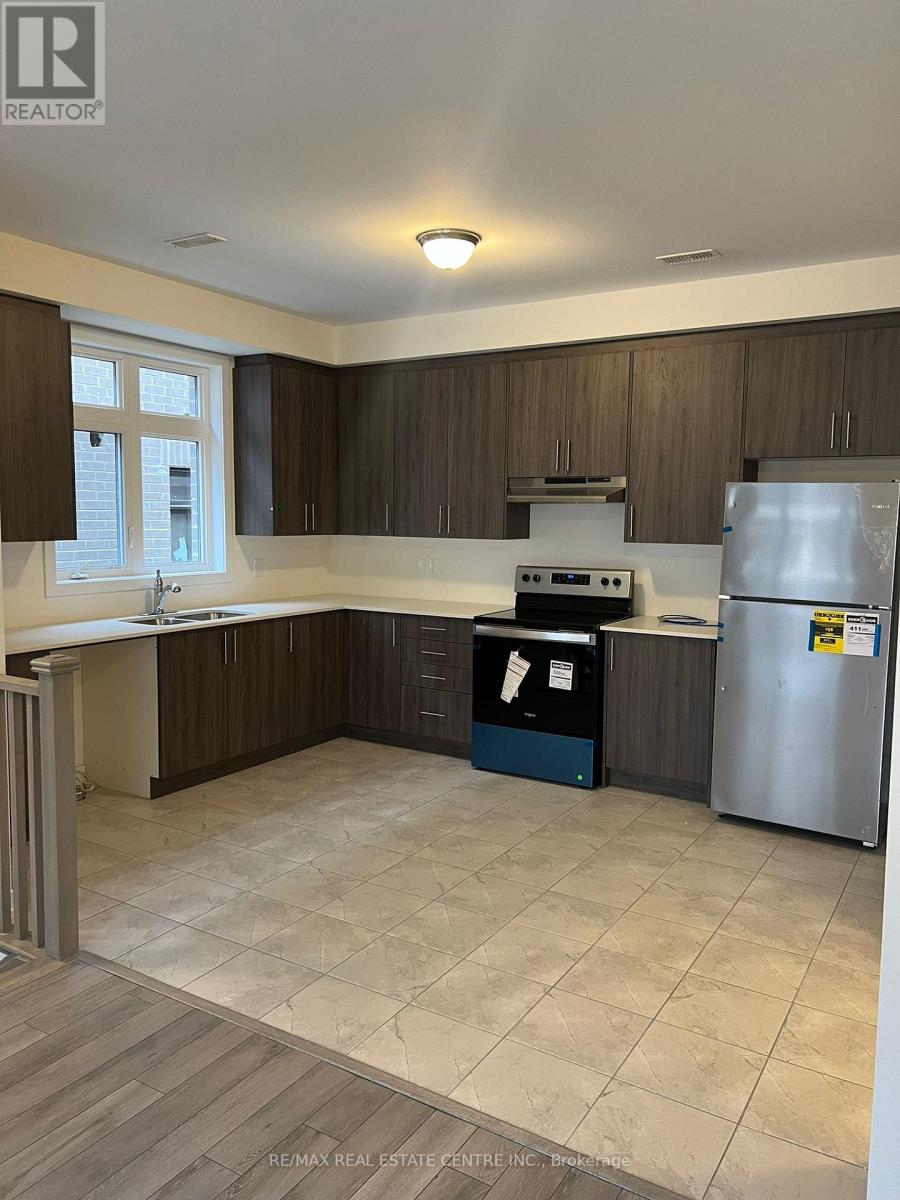 1551 Hilson Heights, Milton, Ontario  L9E 1V5 - Photo 4 - W13665022