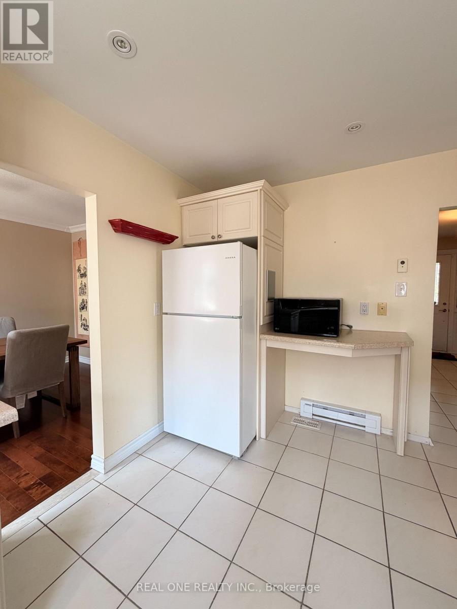 2150 Herridge Drive, Mississauga, Ontario  L5K 1N6 - Photo 6 - W13665044
