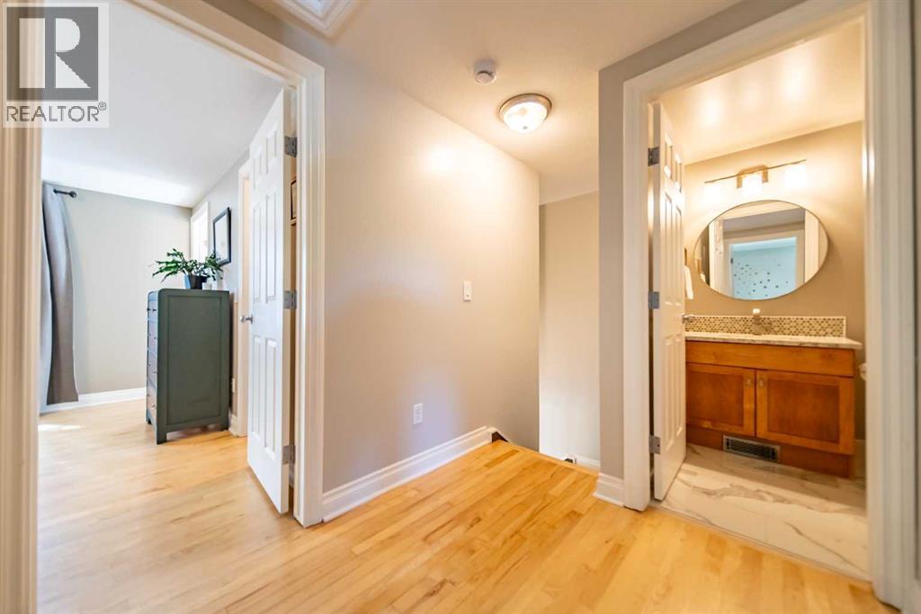 164 Somme Manor SW, Calgary, Alberta  T2T 6L5 - Photo 13 - A2335196