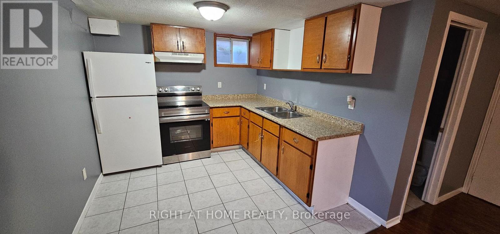 Bsmt - 163 Mcmurchy Avenue S, Brampton, Ontario  L6X 1Z2 - Photo 2 - W13580878