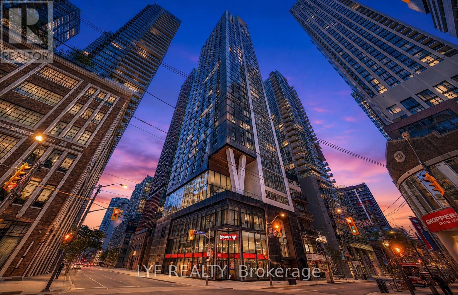 <div class="slider-price">$818,000</div><p>2403 - 357 King Street W, Toronto, Ontario</p>