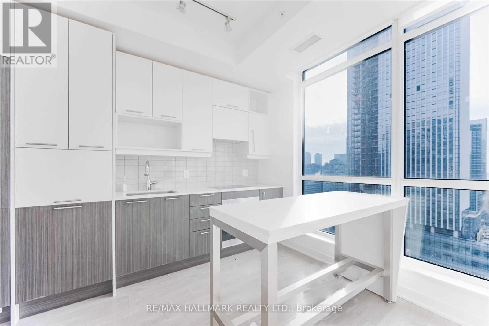 2107 - 30 Nelson Street, Toronto, Ontario  M5V 0H5 - Photo 2 - C13665082