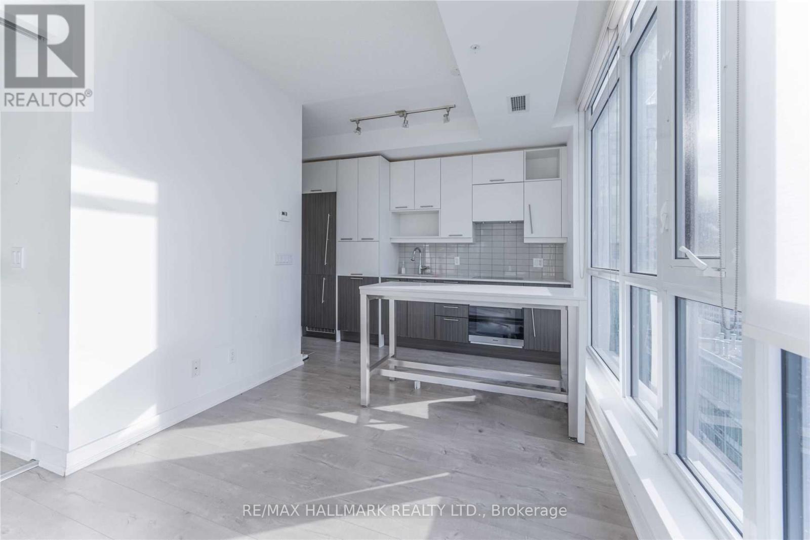 2107 - 30 Nelson Street, Toronto, Ontario  M5V 0H5 - Photo 4 - C13665082
