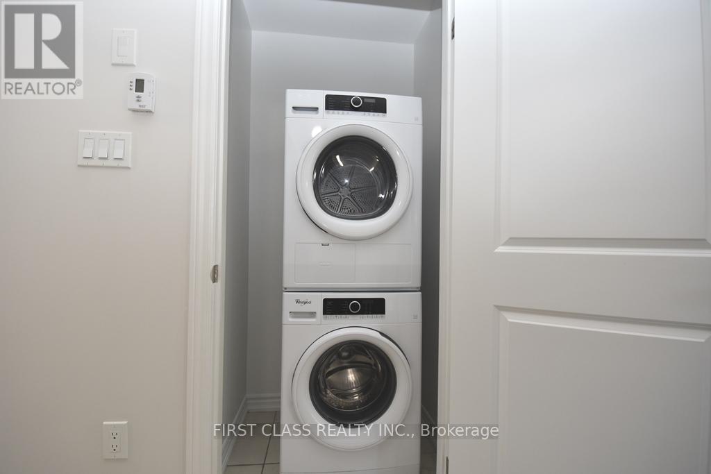 2530 Boston Glen, Pickering, Ontario L1V 2P8 - Photo 7 - E13665062