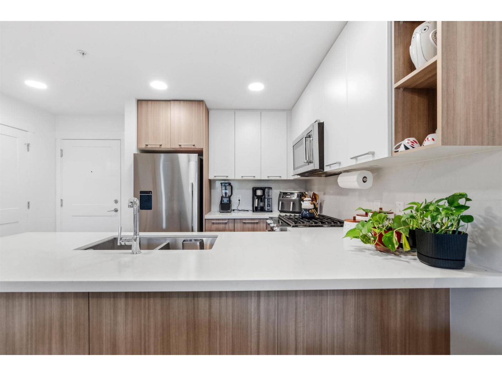 313 14022 North Bluff Road, White Rock, British Columbia  V4B 0B7 - Photo 5 - R3154755