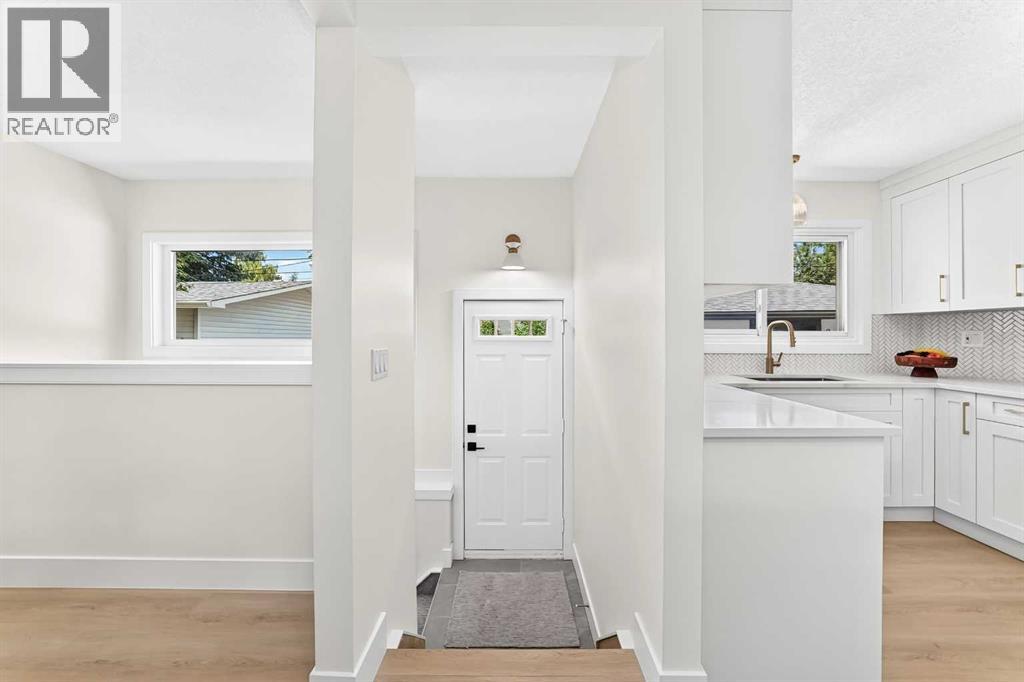 4139 Bowlen Street NW, Calgary, Alberta  T2L 1P8 - Photo 28 - A2328597