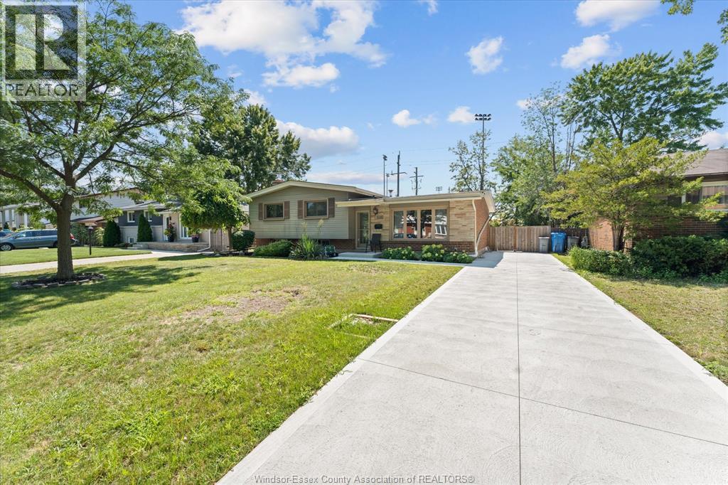 4235 Mitchell Crescent, Windsor, Ontario  N9G 2G1 - Photo 5 - 26019015