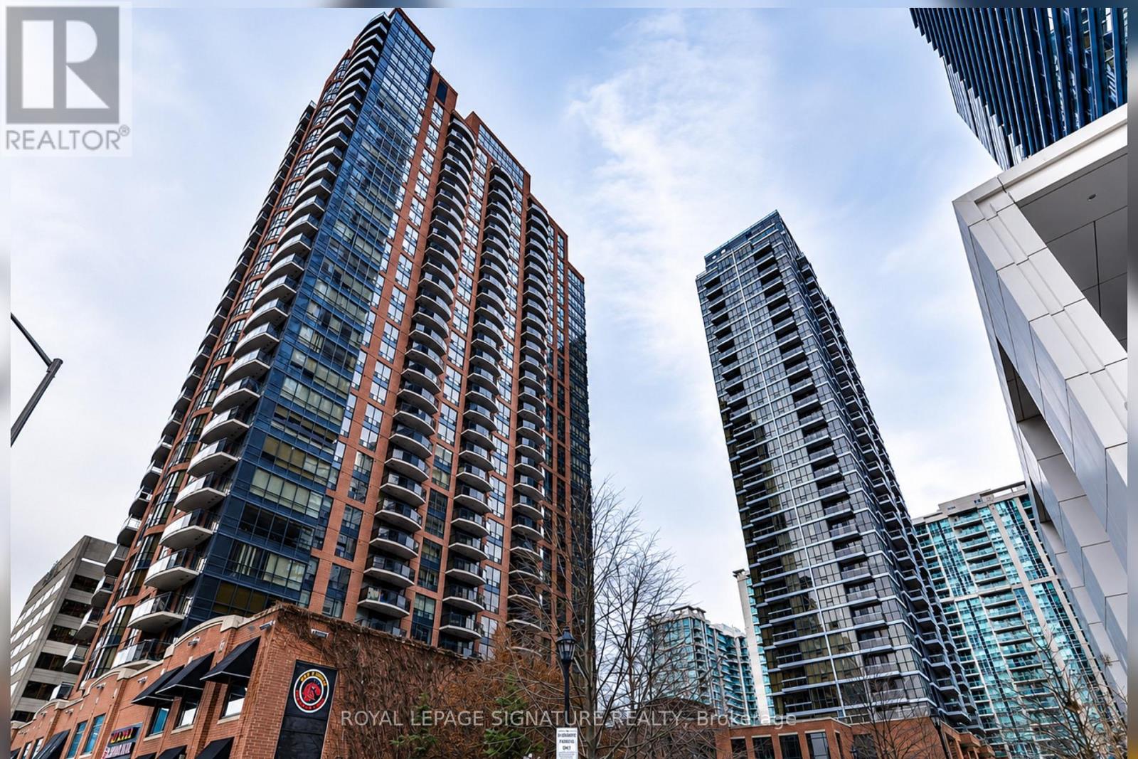 2210 - 33 Sheppard Avenue E, Toronto, Ontario  M2N 7K1 - Photo 3 - C13649458