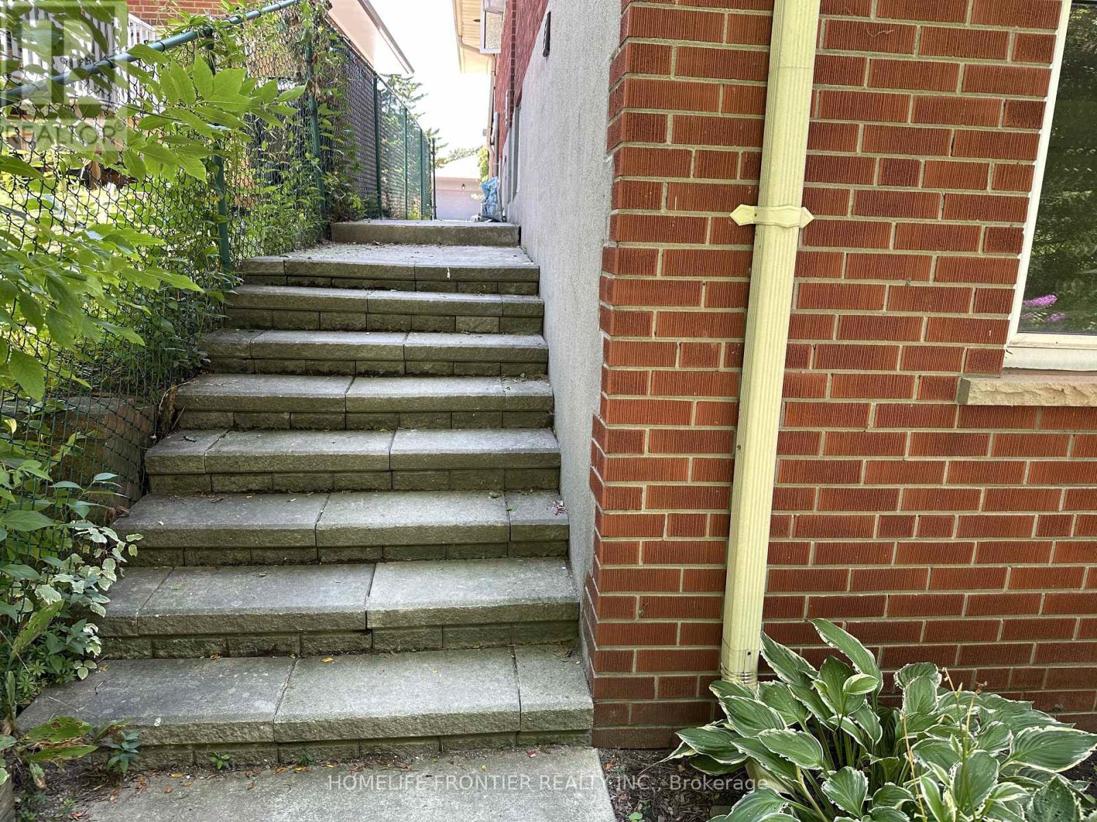 B - 11 Alpaca Drive, Toronto, Ontario M1J 2Z8 - Photo 3 - E13653554