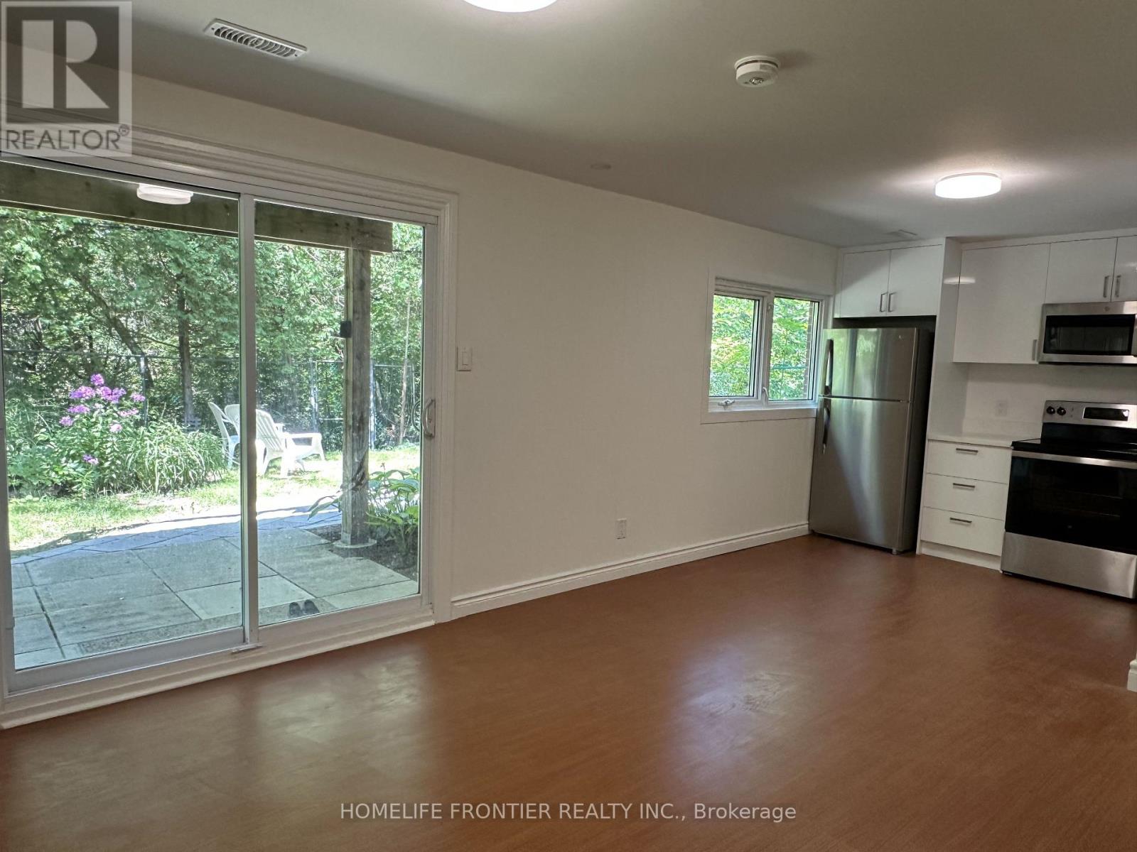 B - 11 Alpaca Drive, Toronto, Ontario M1J 2Z8 - Photo 6 - E13653554