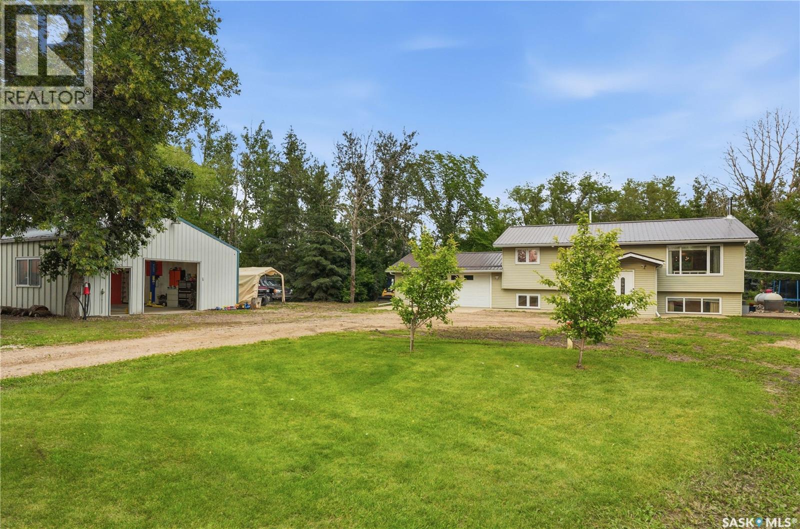 Saskatoon East Acreage, Corman Park Rm No. 344, Saskatchewan  S7K 3J8 - Photo 1 - SK045165
