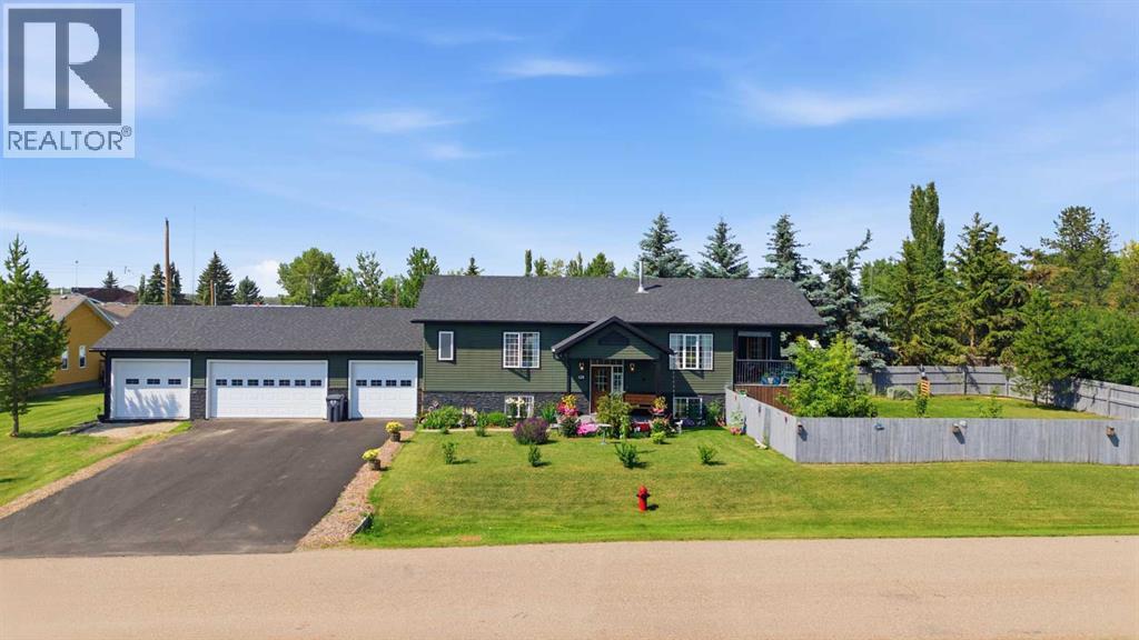 428 6 Avenue, Elnora, Alberta  T0M 0Y0 - Photo 1 - A2330295