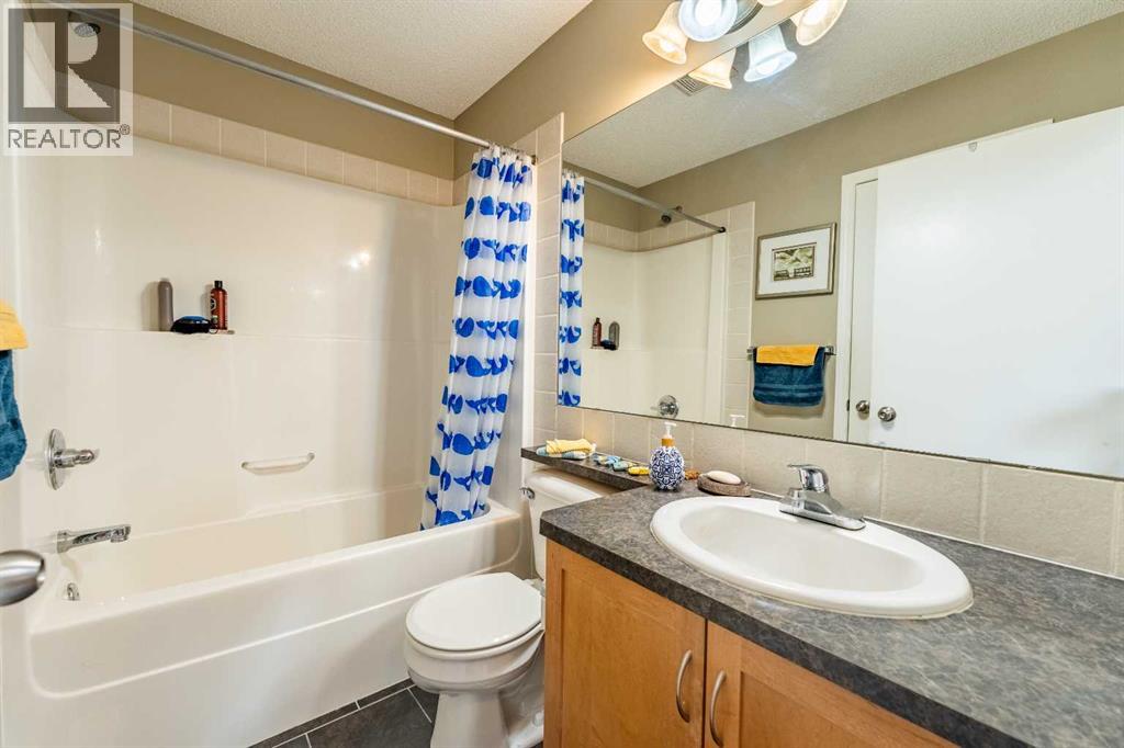 57 Auburn Bay View Se, Calgary, Alberta  T3M 0C8 - Photo 24 - A2334795