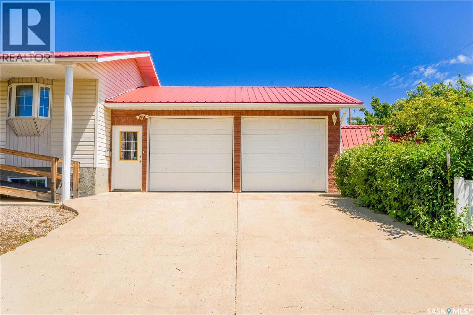 126 5th Avenue W, Gravelbourg, Saskatchewan  S0H 1X0 - Photo 5 - SK041879