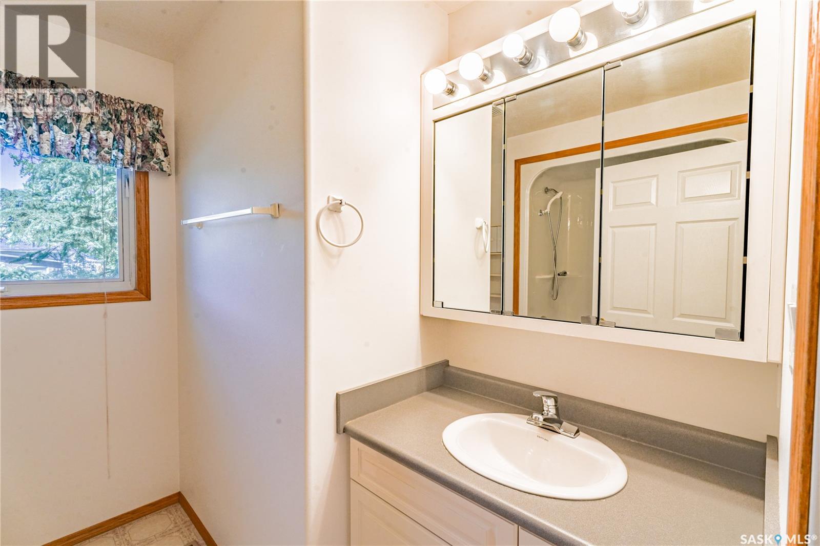126 5th Avenue W, Gravelbourg, Saskatchewan  S0H 1X0 - Photo 44 - SK041879