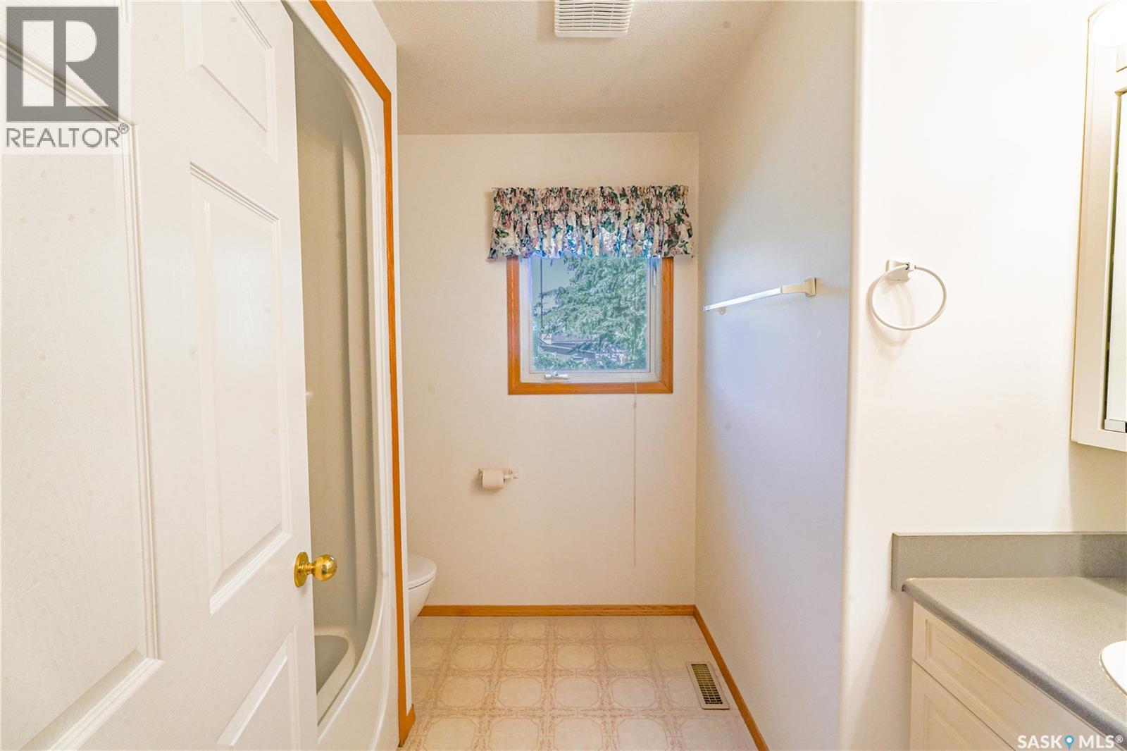 126 5th Avenue W, Gravelbourg, Saskatchewan  S0H 1X0 - Photo 43 - SK041879