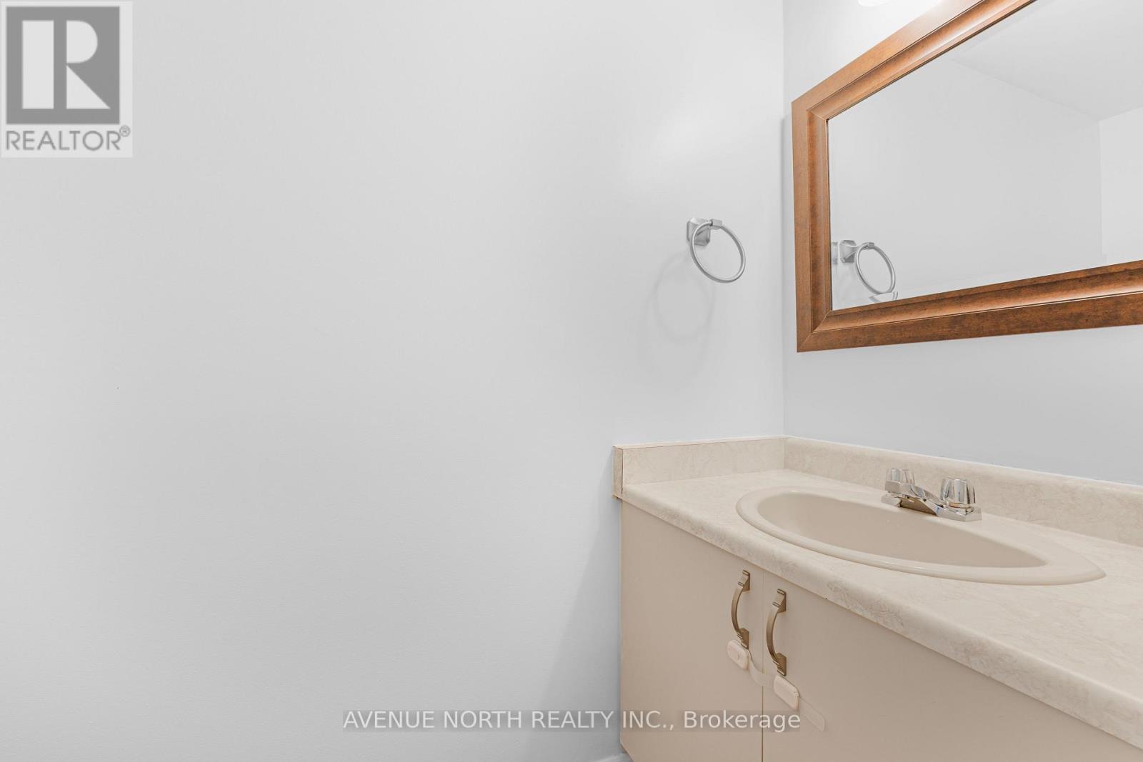 - - 104 Bannerhill Private, Ottawa, Ontario  K1V 0T3 - Photo 5 - X13665166