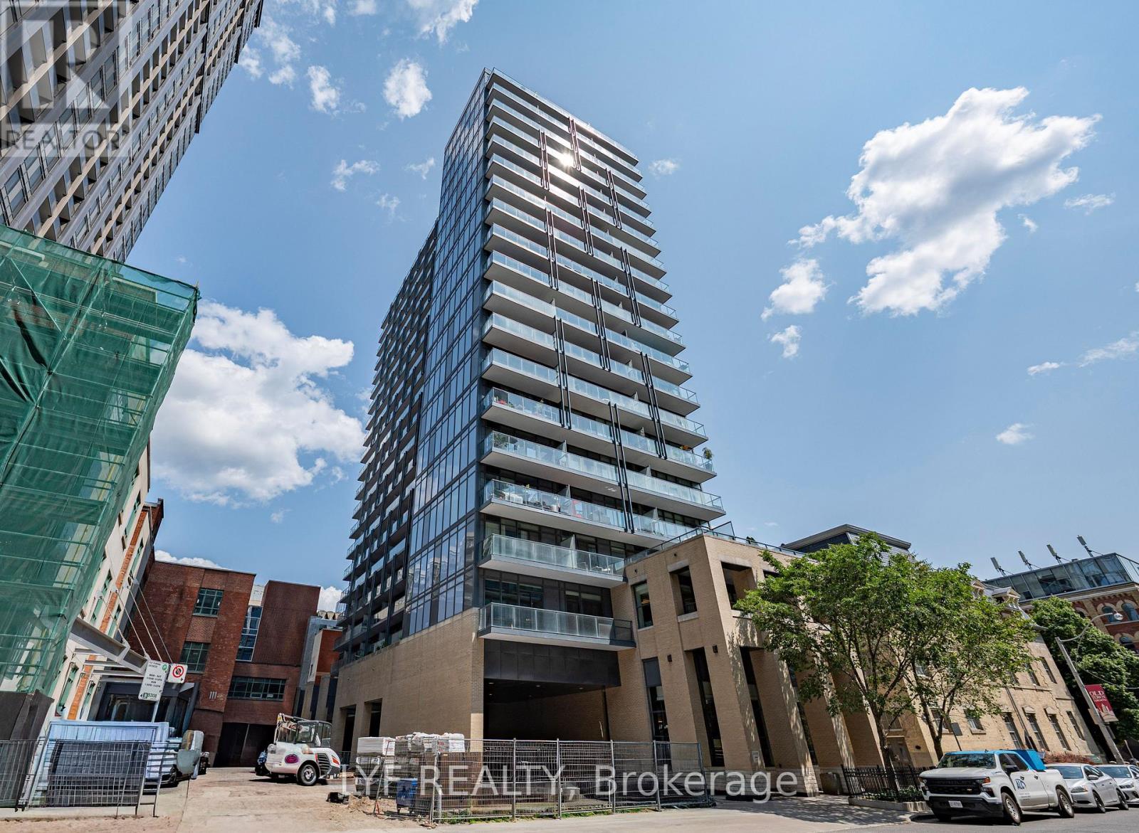 402 - 105 GEORGE STREET, Toronto, Ontario