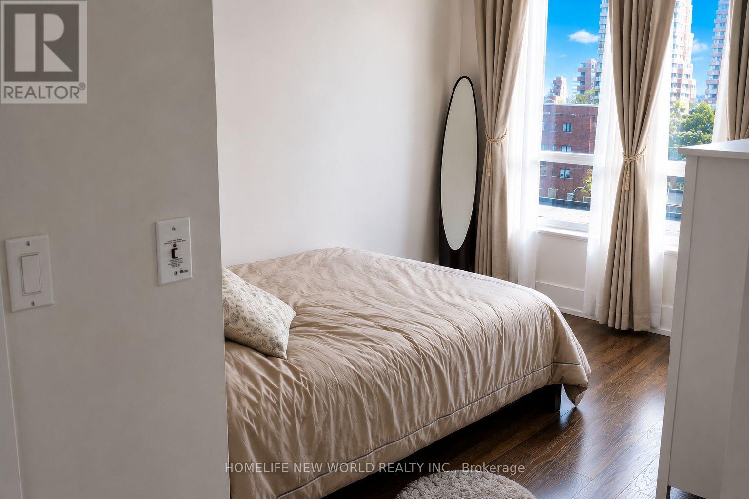 512 - 120 Homewood Avenue, Toronto, Ontario M4Y 2J3 - Photo 4 - C13665148