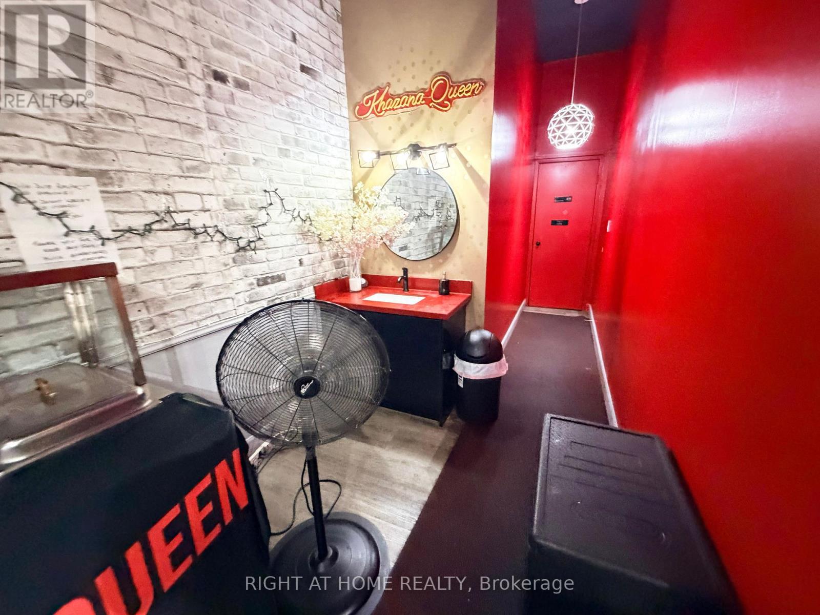 2891 Danforth Avenue, Toronto, Ontario  M4C 1M1 - Photo 18 - E13665130