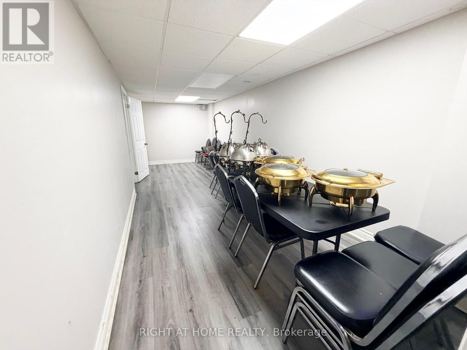 2891 Danforth Avenue, Toronto, Ontario  M4C 1M1 - Photo 23 - E13665130