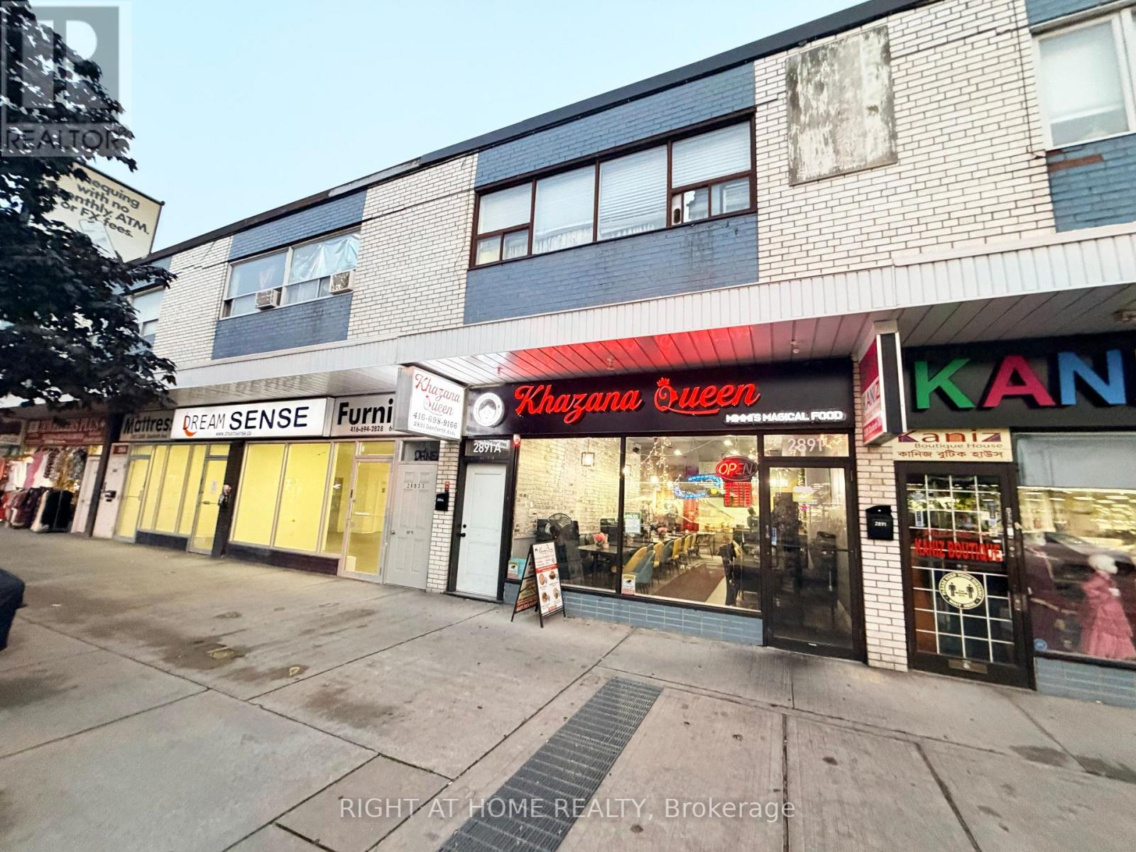 2891 Danforth Avenue, Toronto, Ontario  M4C 1M1 - Photo 3 - E13665130