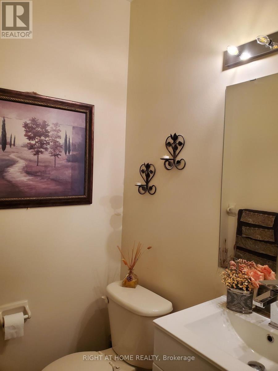 101 Townwood Drive, Richmond Hill, Ontario  L4E 4T2 - Photo 11 - N13665134