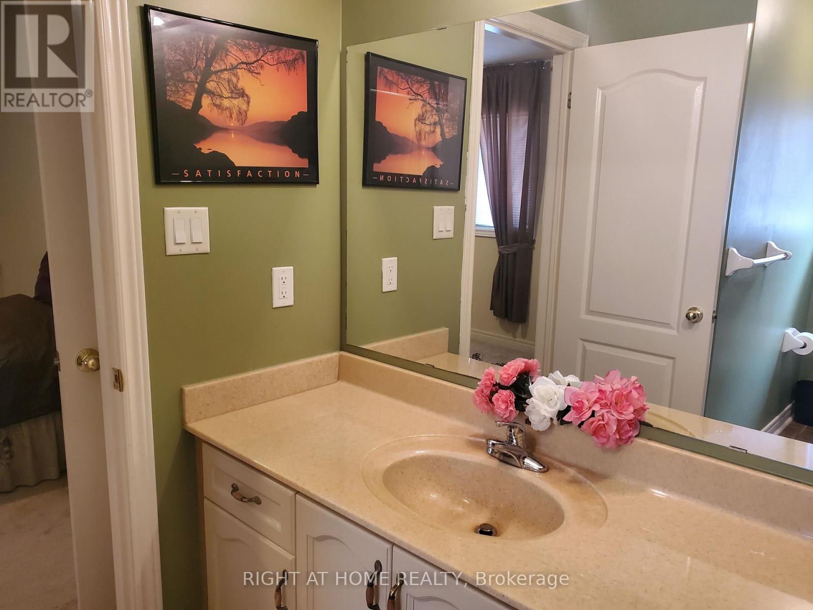 101 Townwood Drive, Richmond Hill, Ontario  L4E 4T2 - Photo 28 - N13665134