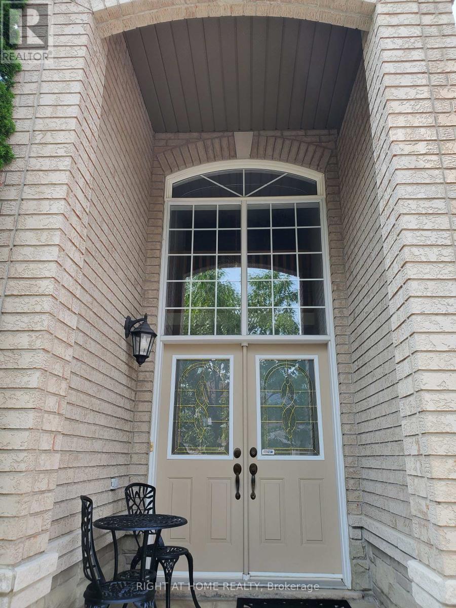 101 Townwood Drive, Richmond Hill, Ontario  L4E 4T2 - Photo 3 - N13665134