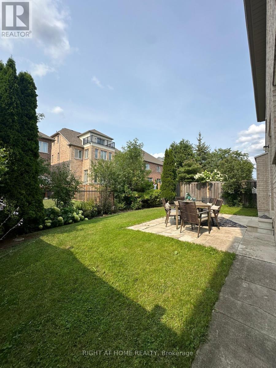 101 Townwood Drive, Richmond Hill, Ontario  L4E 4T2 - Photo 37 - N13665134