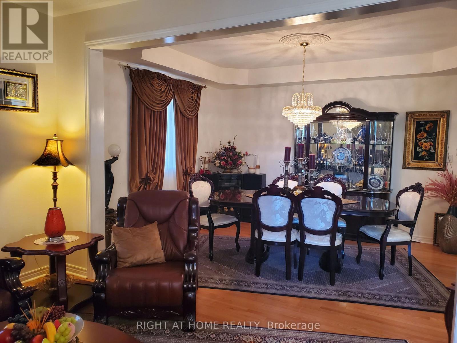101 Townwood Drive, Richmond Hill, Ontario  L4E 4T2 - Photo 9 - N13665134