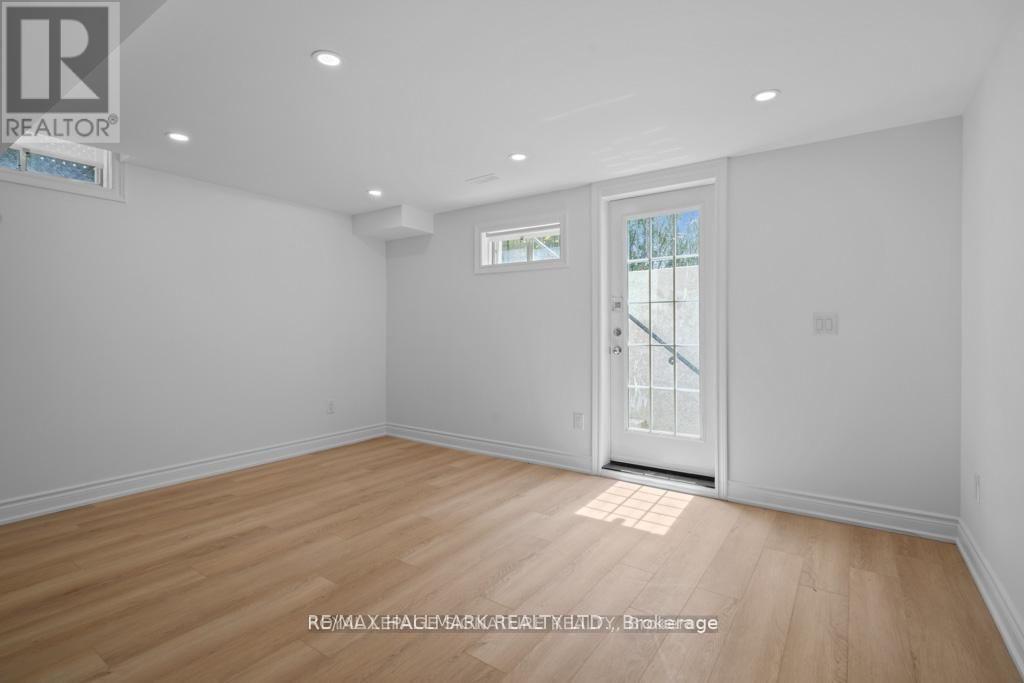 227-Basement Thoms Crescent, Newmarket, Ontario L3Y 1C9 - Photo 2 - N13665136