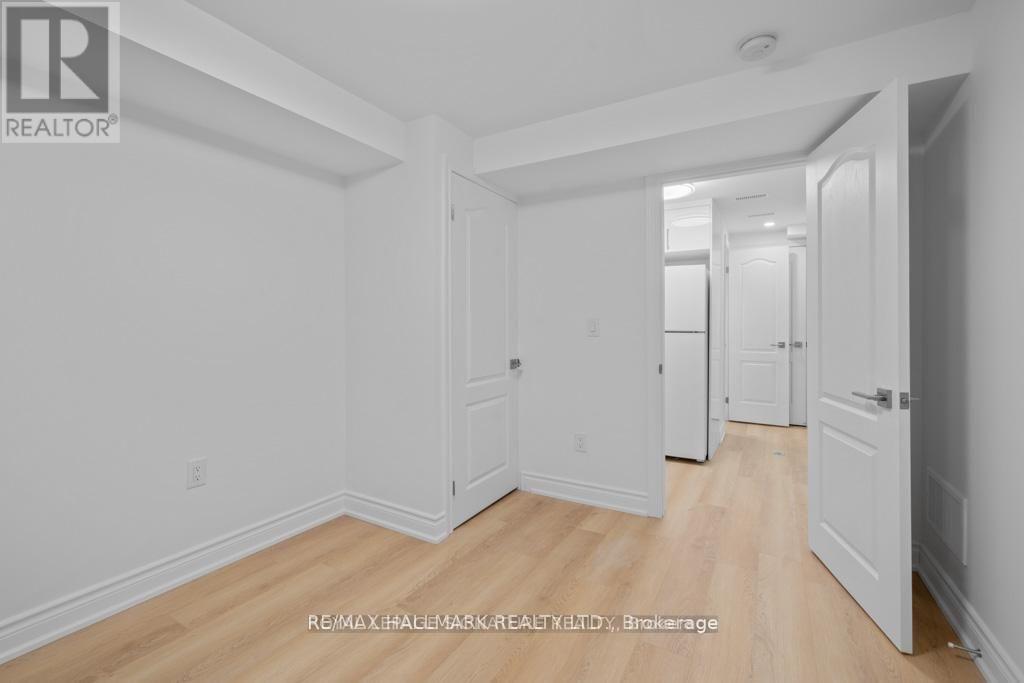 227-Basement Thoms Crescent, Newmarket, Ontario L3Y 1C9 - Photo 4 - N13665136