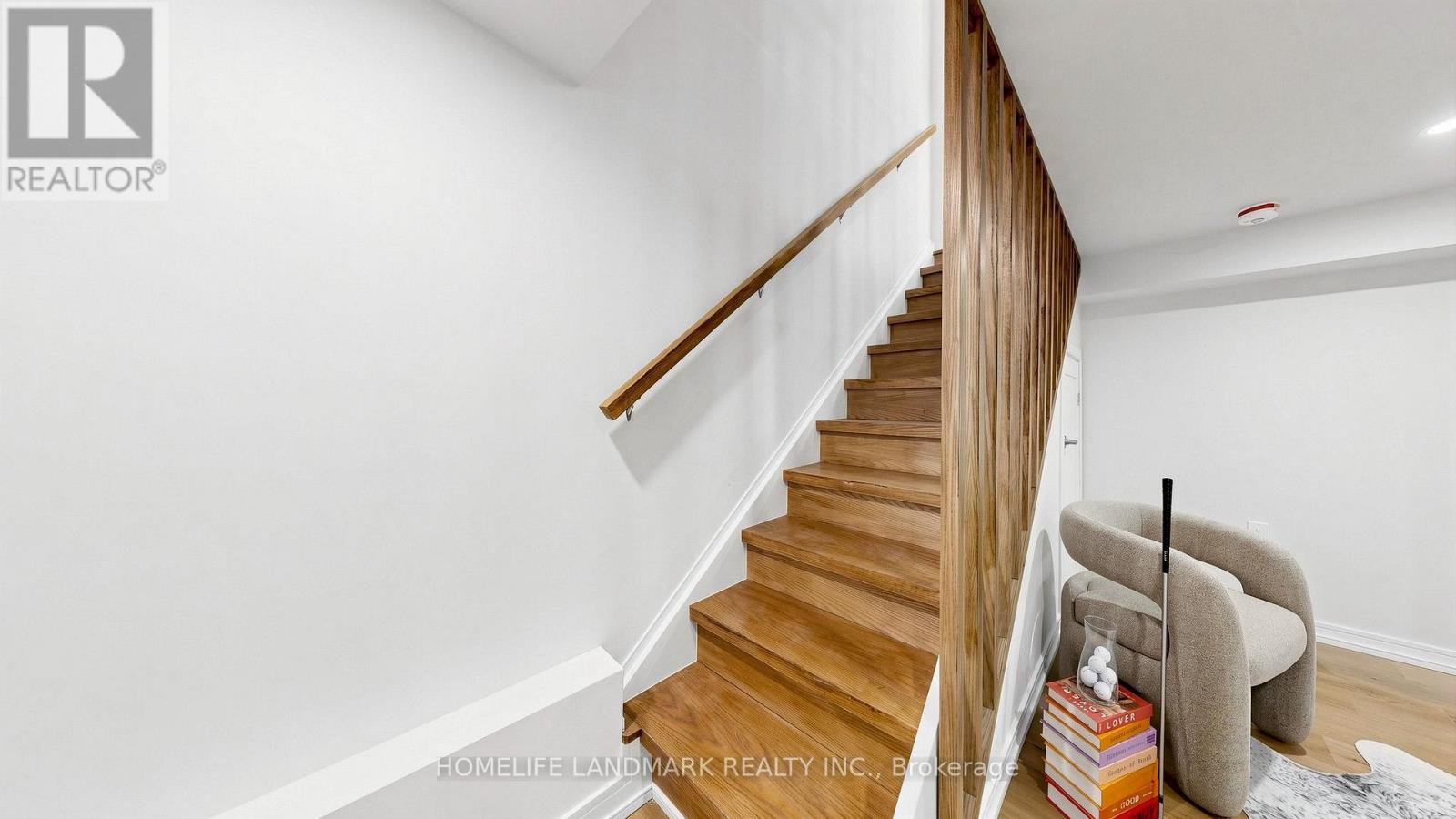 88 Waniska Avenue, Toronto, Ontario  M8Y 1R3 - Photo 38 - W13665140