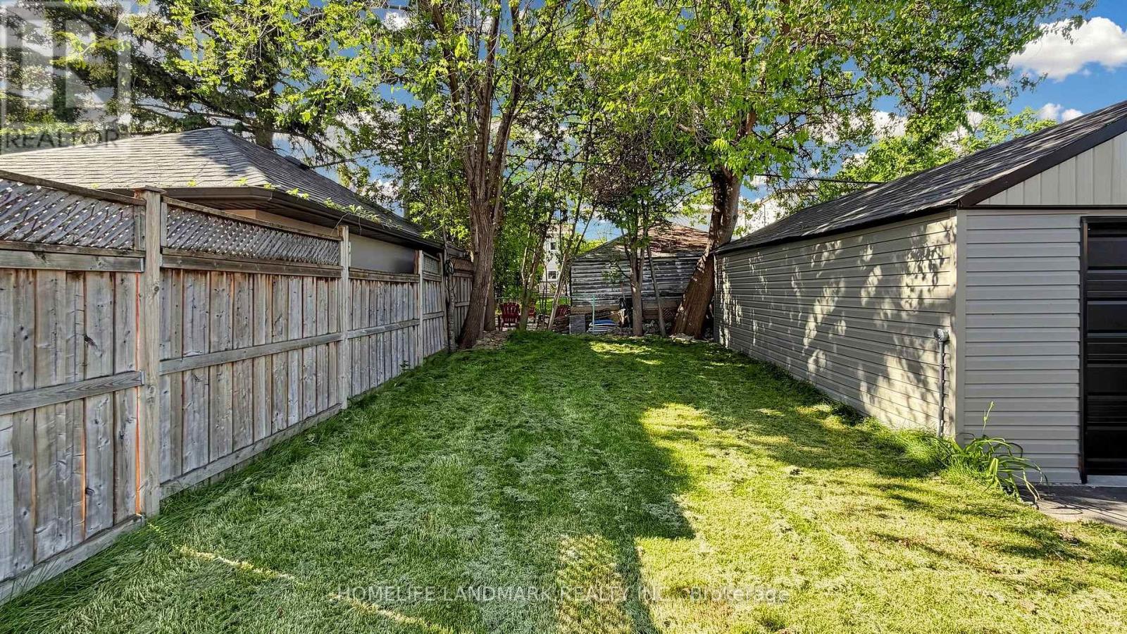88 Waniska Avenue, Toronto, Ontario  M8Y 1R3 - Photo 46 - W13665140