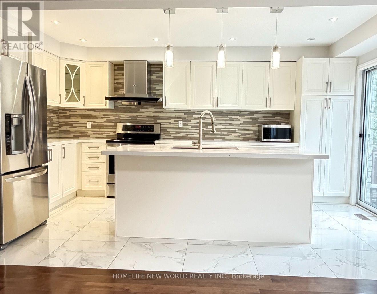 424 Levanna Lane, Oakville, Ontario  L6H 6B8 - Photo 4 - W13665152