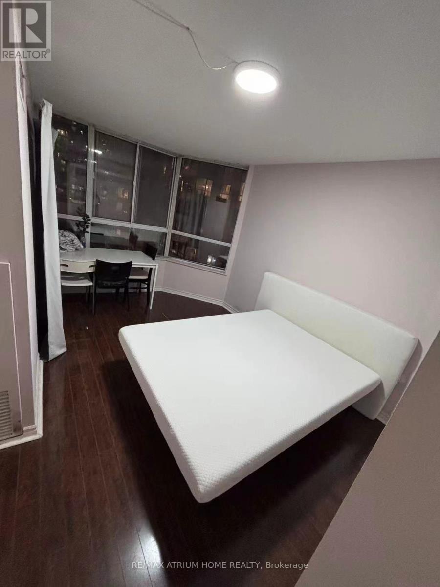 1403 - 717 Bay Street, Toronto, Ontario  M5G 2J9 - Photo 6 - C13658716