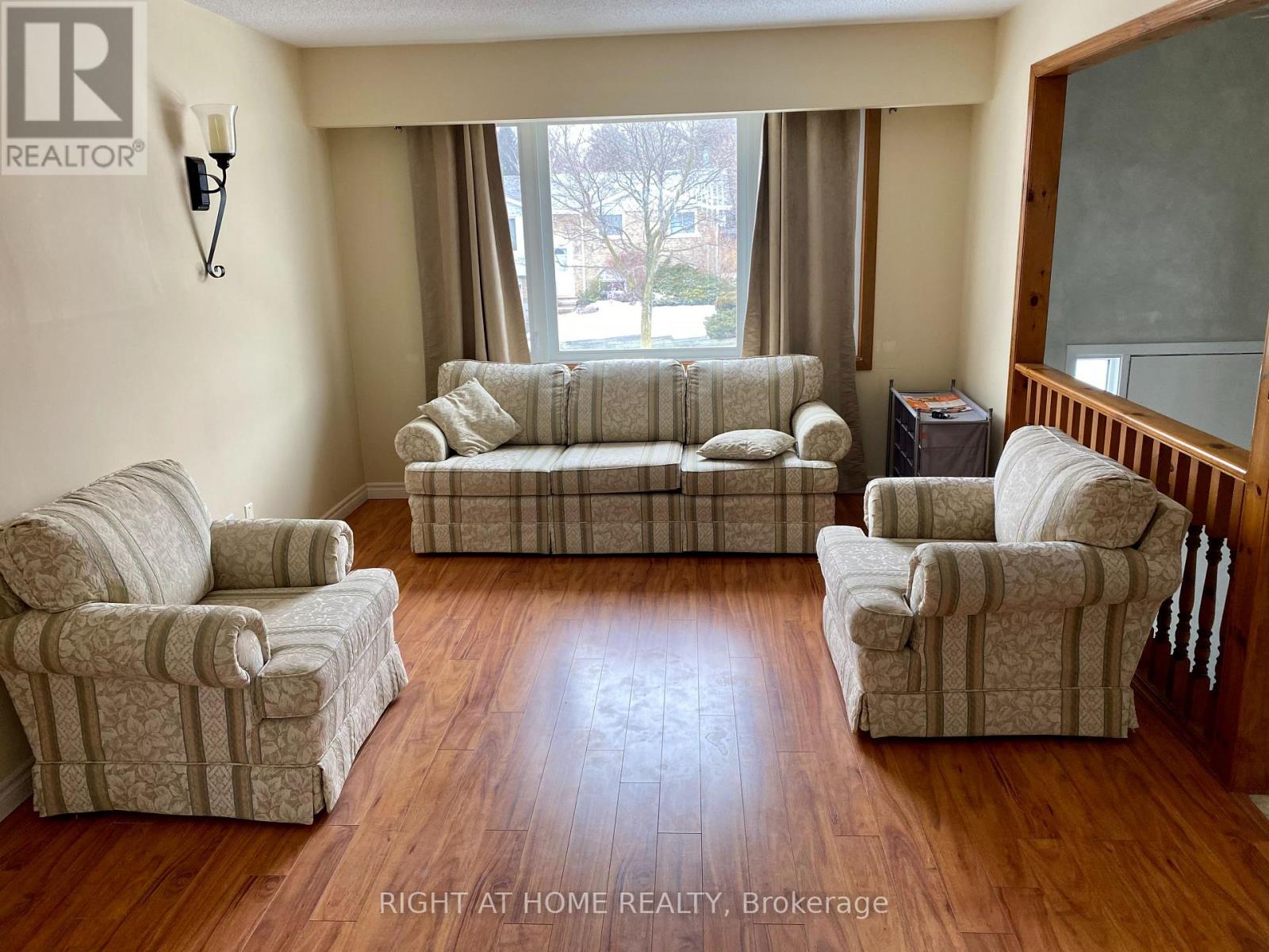 113 Southwood Drive, Kitchener, Ontario N2E 2J1 - Photo 4 - X13665176