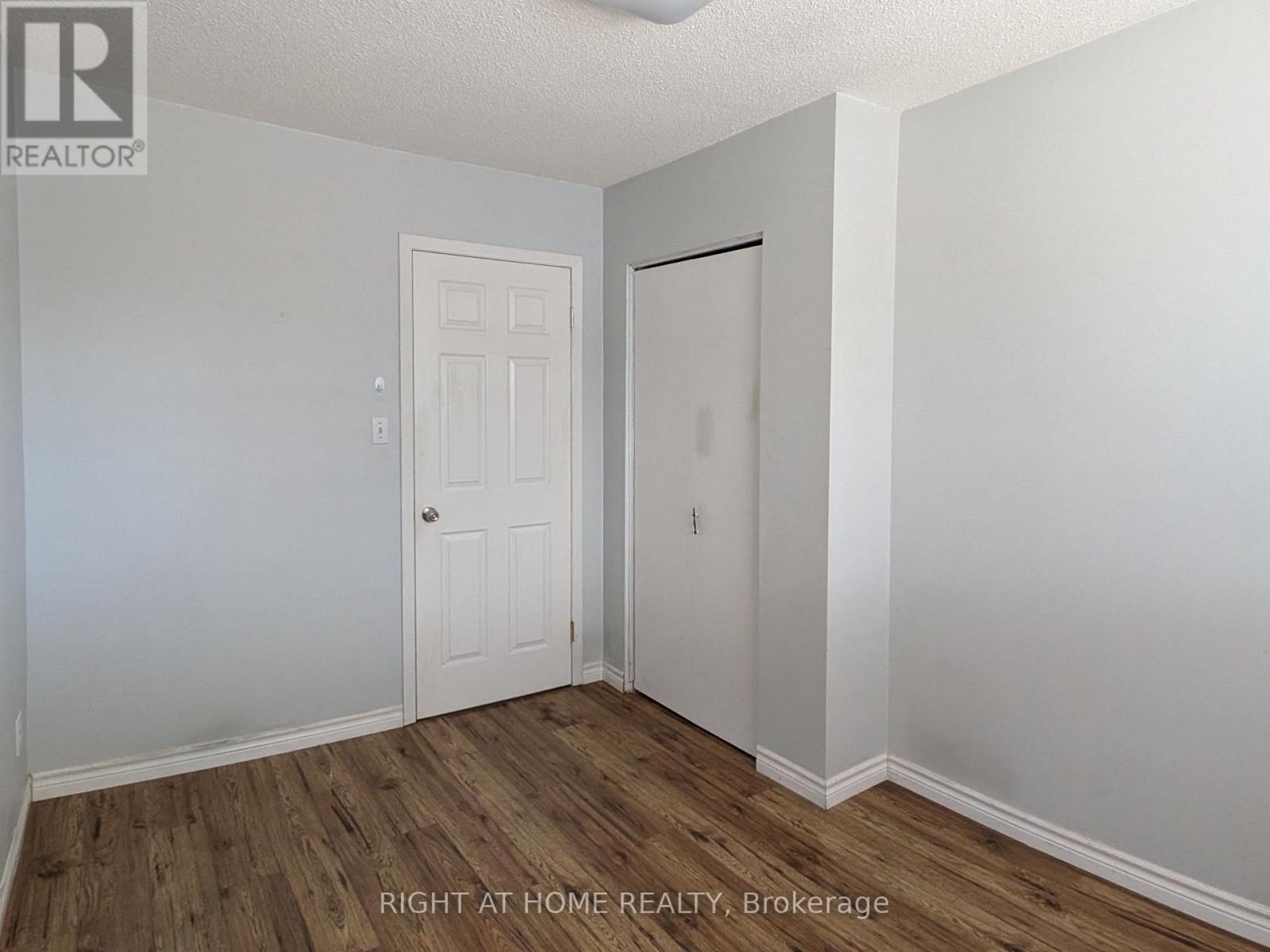 113 Southwood Drive, Kitchener, Ontario N2E 2J1 - Photo 6 - X13665176