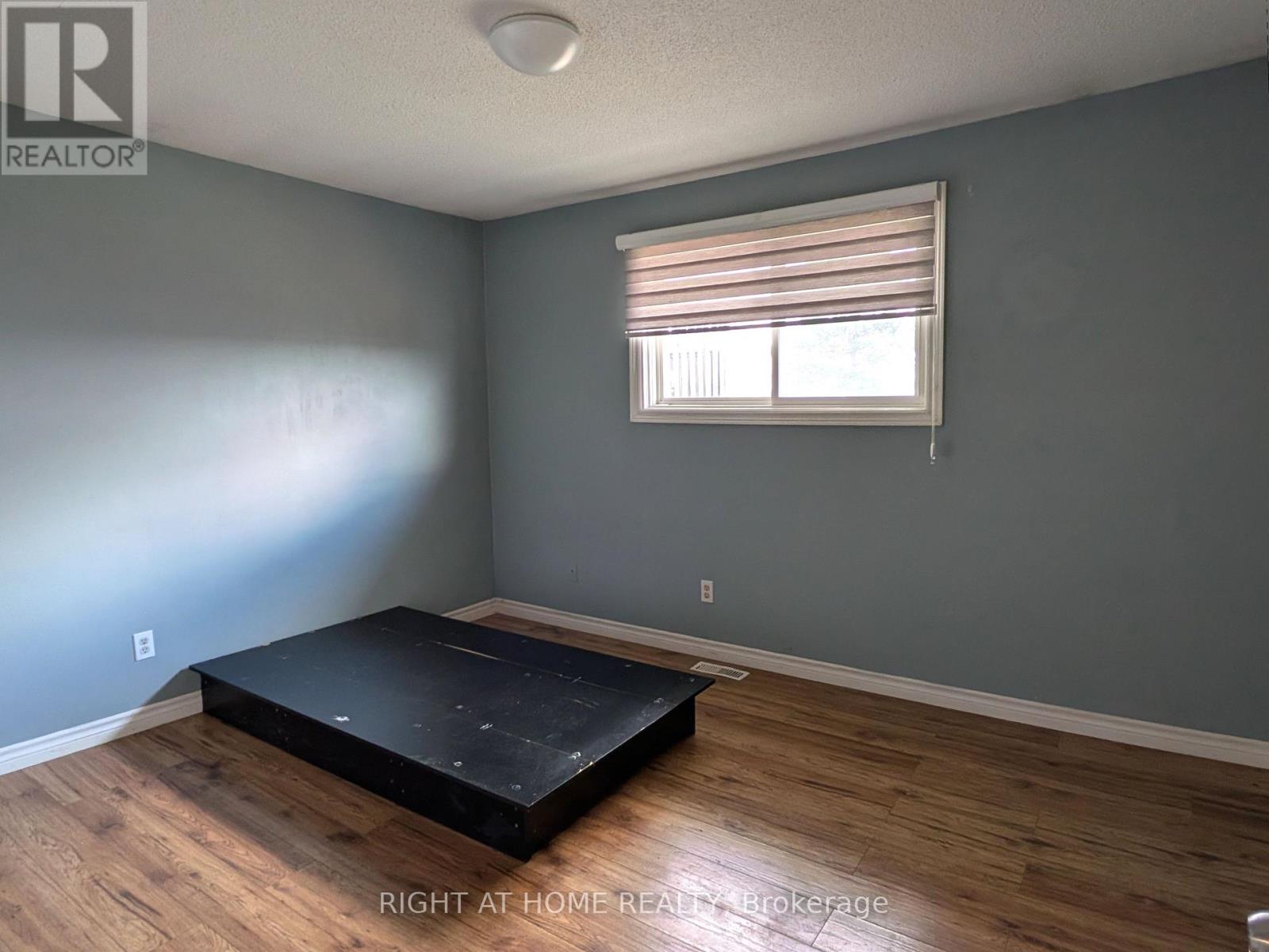 113 Southwood Drive, Kitchener, Ontario N2E 2J1 - Photo 8 - X13665176