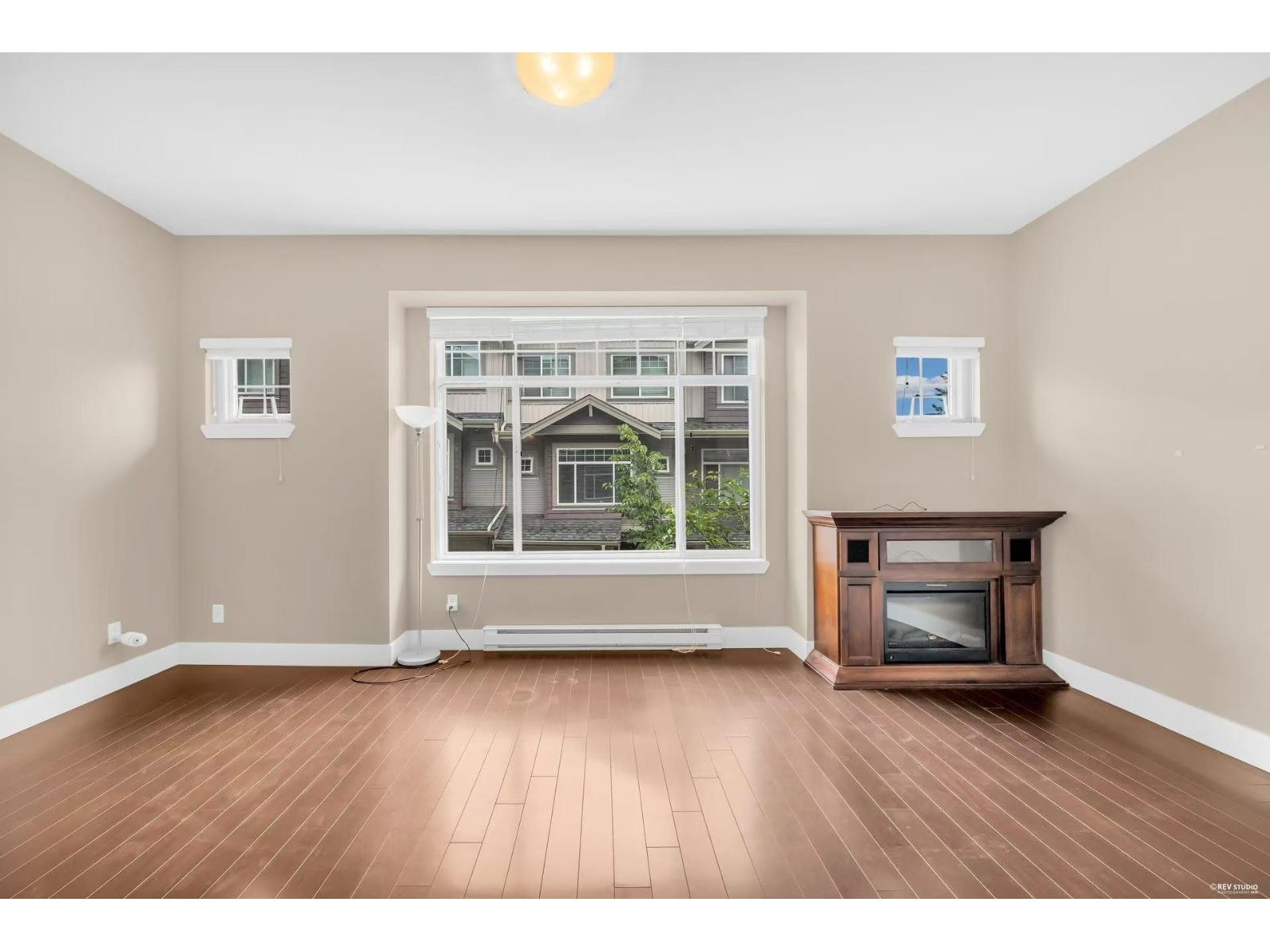15933 86a Ave, Surrey, British Columbia  V4N 5P7 - Photo 4 - R3155060