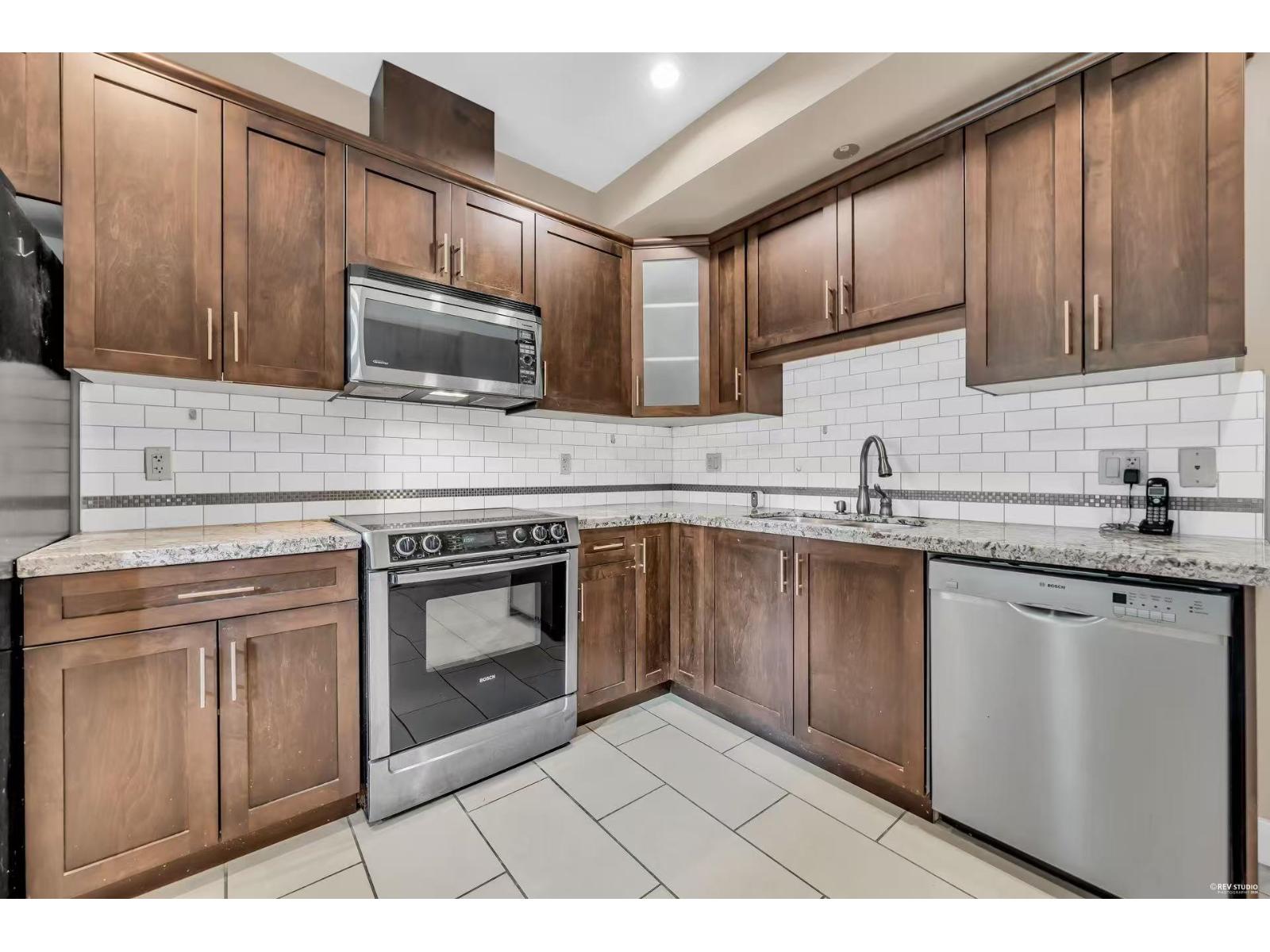15933 86a Ave, Surrey, British Columbia  V4N 5P7 - Photo 5 - R3155060